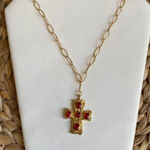 collier-avec-croix-religieuse